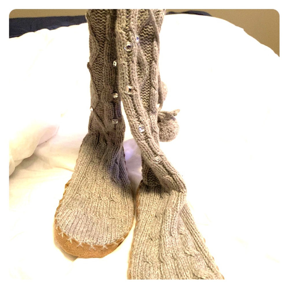 Brand New PINK Victoria Secret Slippers Medium 7/8